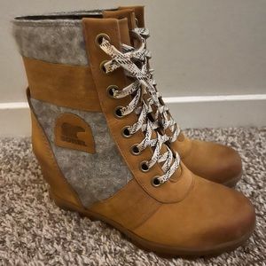 NWOT Sorel Lexie Wedge Bootie